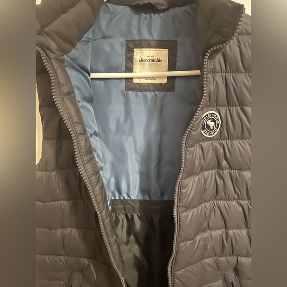 Abercrombie & Fitch Grey Down-filled Puffer Vest Kids XL/16 Fits up to Women Med - Picture 5 of 5
